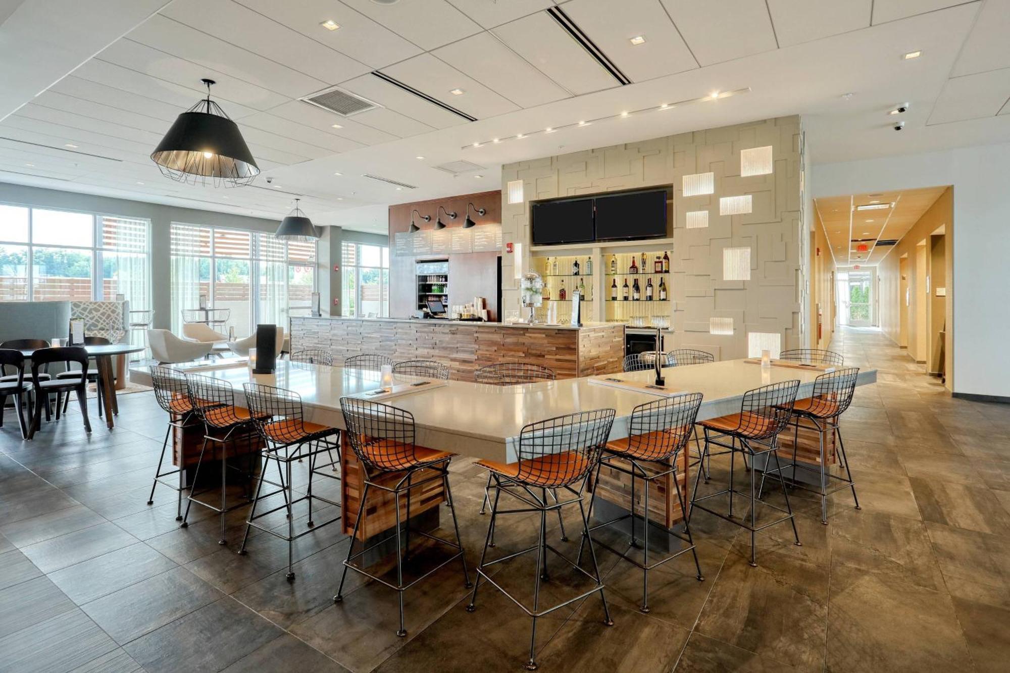 Hotel Courtyard By Marriott North Brunswick Township Exterior foto