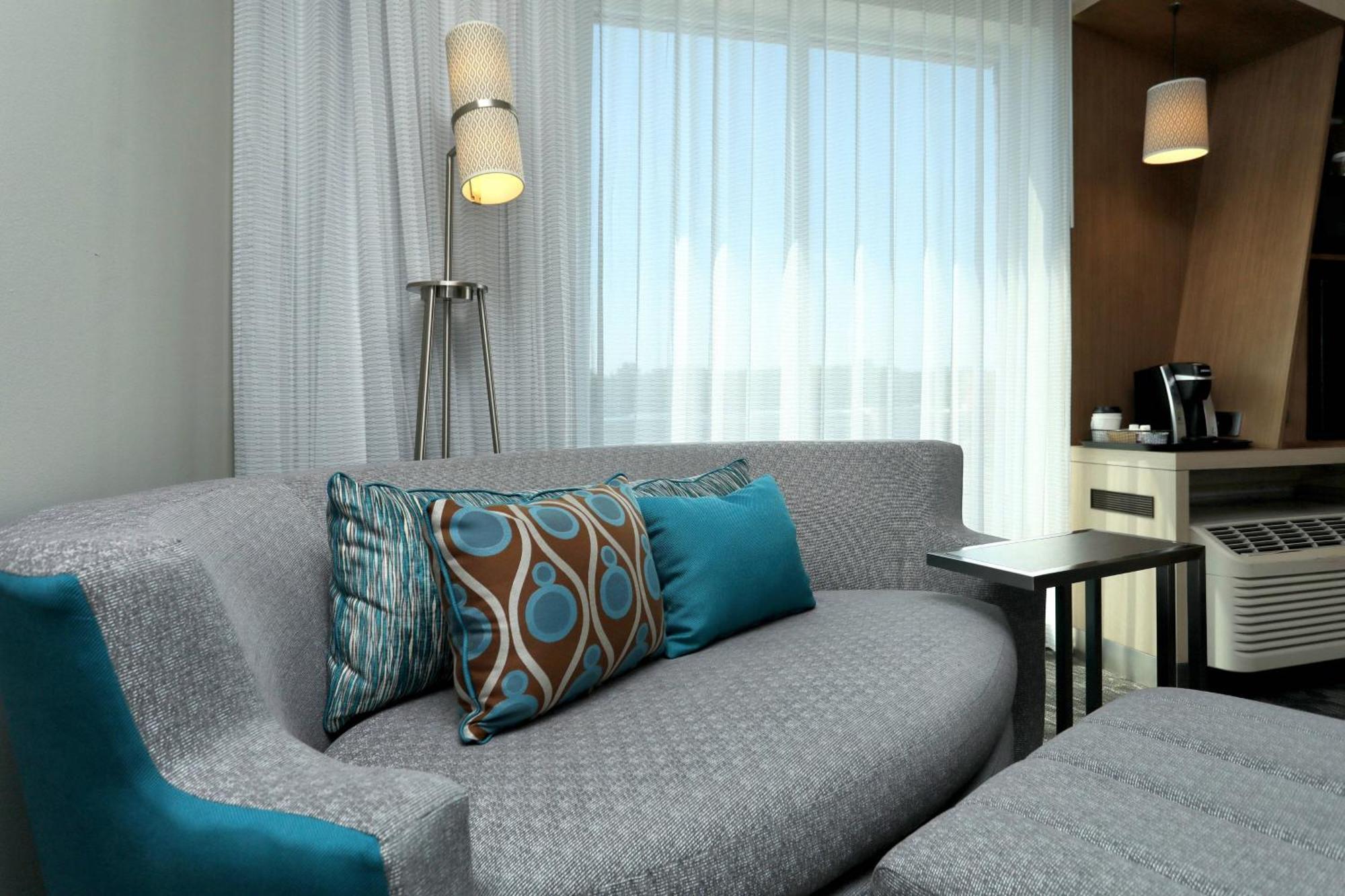 Hotel Courtyard By Marriott North Brunswick Township Exterior foto