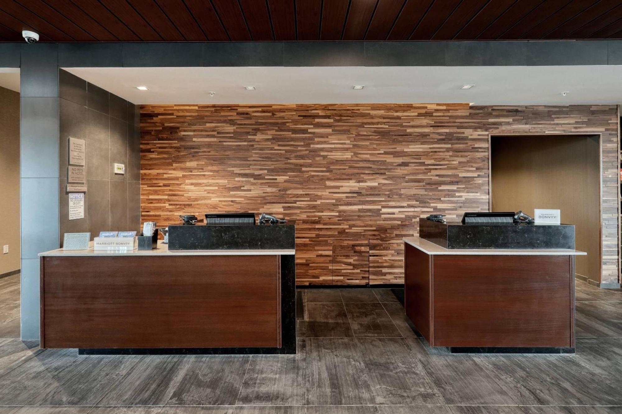 Hotel Courtyard By Marriott North Brunswick Township Exterior foto