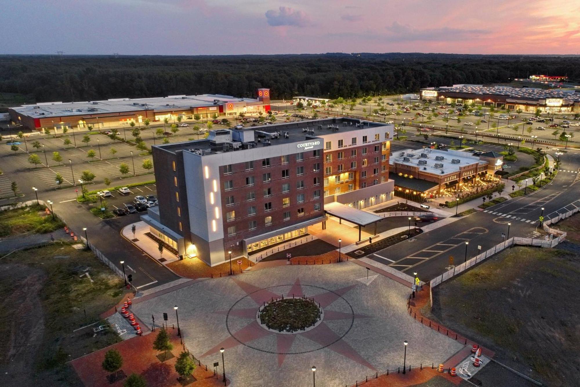 Hotel Courtyard By Marriott North Brunswick Township Exterior foto