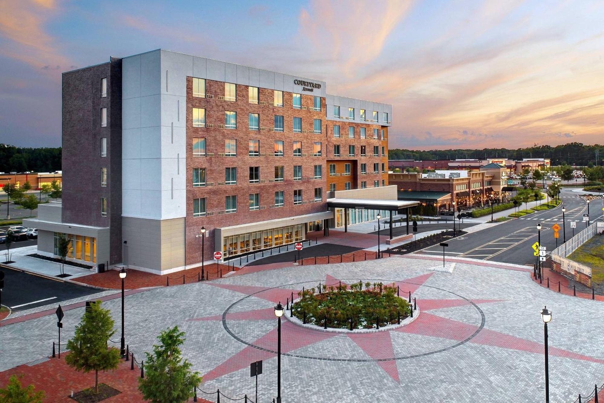 Hotel Courtyard By Marriott North Brunswick Township Exterior foto